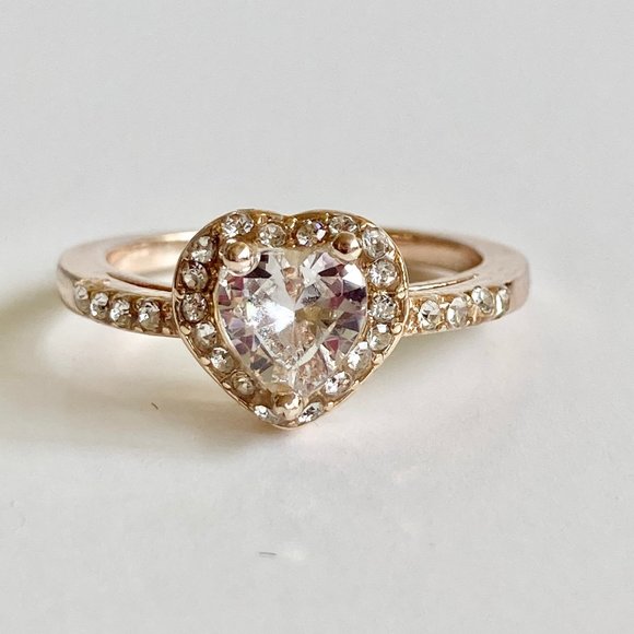 Cubic Zirconia Heart Cocktail Ring Size 9 Gold Tone Plated Solitaire - Picture 1 of 10